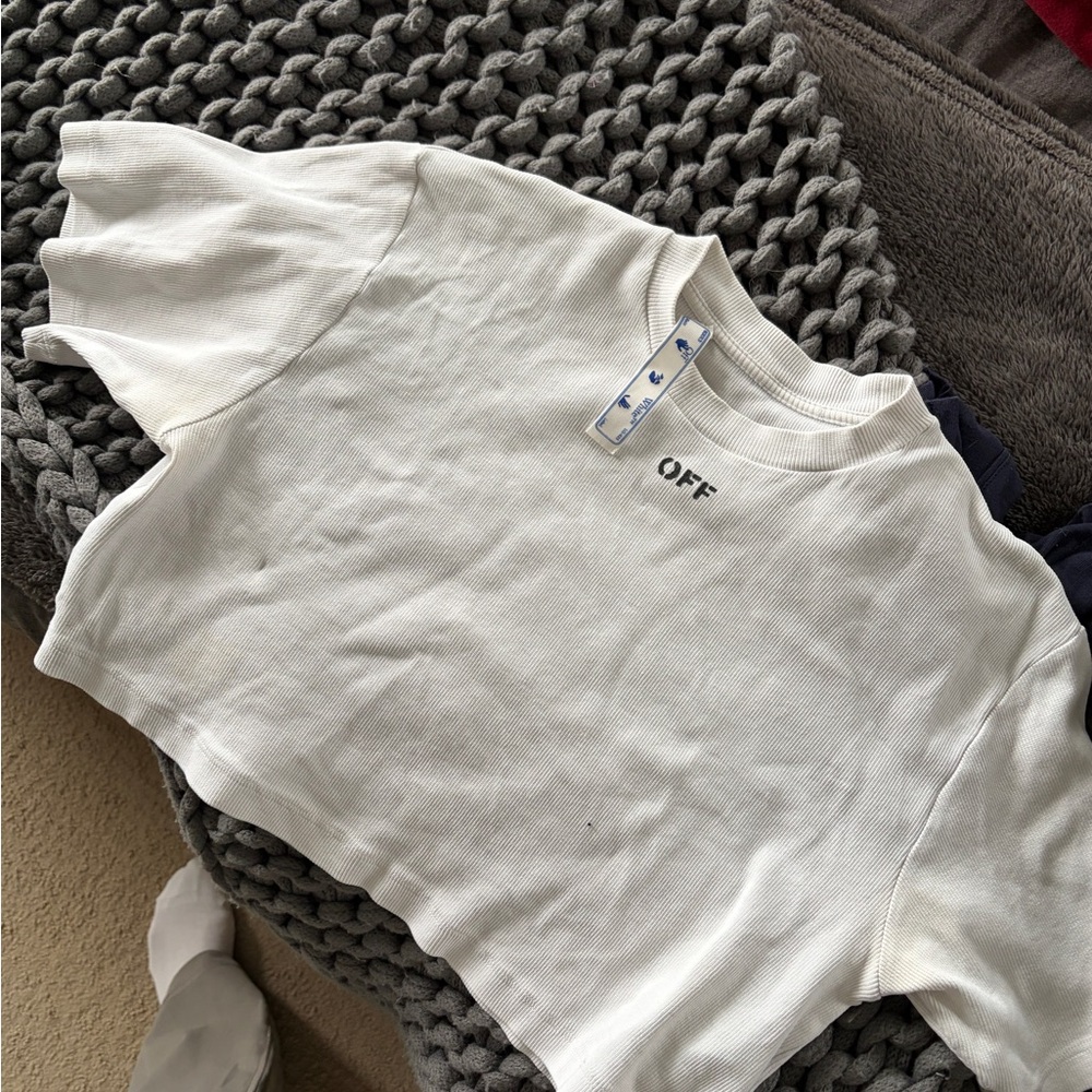 Off-White Ribbed Crop Top - Picture 3 of 3